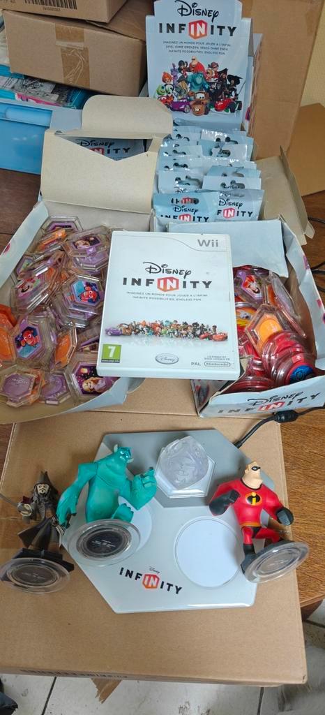 Disney infinity+ Grote Disney/Panini Verzameling, Games en Spelcomputers, Spelcomputers | Nintendo Wii, Zo goed als nieuw, Ophalen of Verzenden
