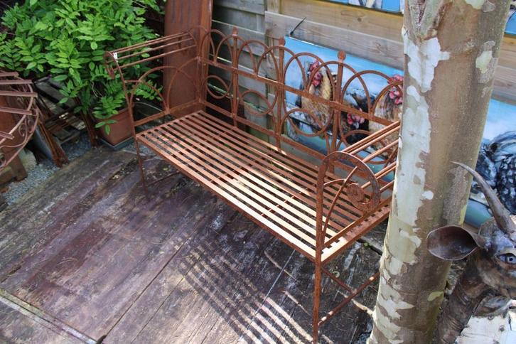 stevige smeedijzeren tuinbank met armleuningen., Tuin en Terras, Tuinmeubel-accessoires, Nieuw, Ophalen