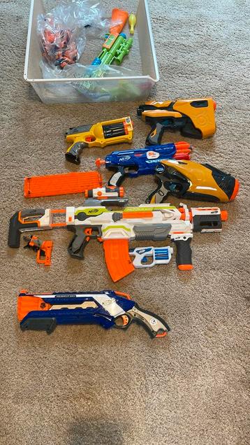 Nerf speelgoed pistolen 8 geweren zeer veel pijltjes beschikbaar voor biedingen