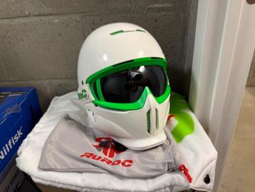 Skihelm beschikbaar voor biedingen