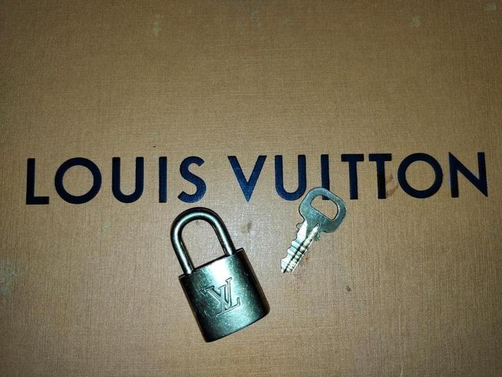 Louis Vuitton origineel slot + sleutel, Handtassen en Accessoires, Overige Accessoires, Gebruikt, Ophalen of Verzenden