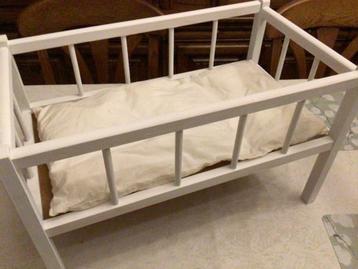 Wit houten poppen bedje bed voor pop beschikbaar voor biedingen