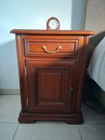 2 nachtkastjes + commode + spiegel, Ophalen, Zo goed als nieuw
