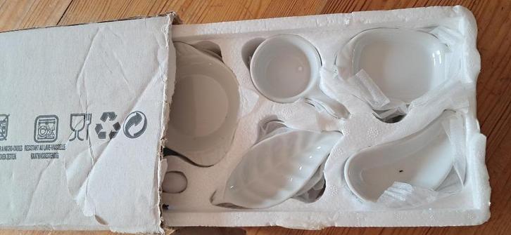 Set van 32 aperitief tapas hapjes bordjes, Huis en Inrichting, Keuken | Servies, Nieuw, Bord(en), Porselein, Ophalen