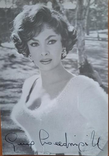 Handgesigneerde foto van actrice Gina Lollobrigida  beschikbaar voor biedingen