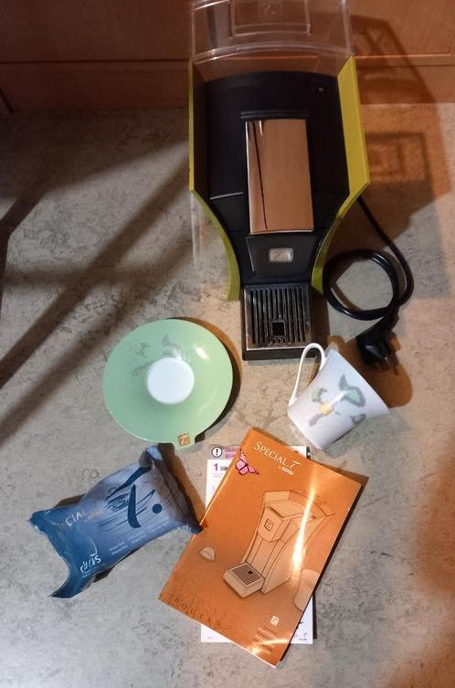 Theemachine „Special T” van Nestlé en een mooie kopje/onder, Elektronische apparatuur, Koffiezetapparaten, Zo goed als nieuw, Overige typen