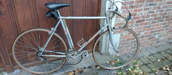 Peugeot retro koersfiets. Stalvondst. Prachtstaat., Fietsen en Brommers, Fietsen | Oldtimers, Ophalen