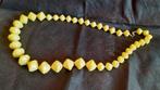 Collier perle jaune plastique, Handtassen en Accessoires, Kettingen, Ophalen of Verzenden, Zo goed als nieuw, Geel