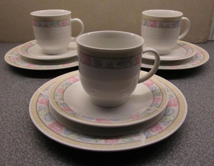 Klein koffieservies (15 stuks) - OPRUIM, Huis en Inrichting, Keuken | Servies, Gebruikt, Compleet servies, Effen, Keramiek, Ophalen of Verzenden