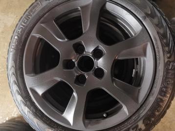 Winterbanden met zwarte velgen Audi, VW, Skoda beschikbaar voor biedingen