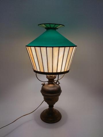 Tiffany lamp beschikbaar voor biedingen