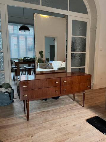 Vintage spiegelkast / dressoir beschikbaar voor biedingen