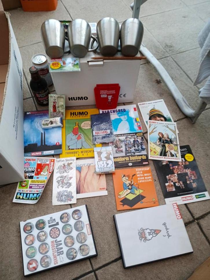 Verzameling Humo attributen..., Verzamelen, Merken en Reclamevoorwerpen, Zo goed als nieuw, Verpakking, Ophalen