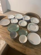 Complete servies met bestek, Huis en Inrichting, Ophalen, Zo goed als nieuw, Bord(en)