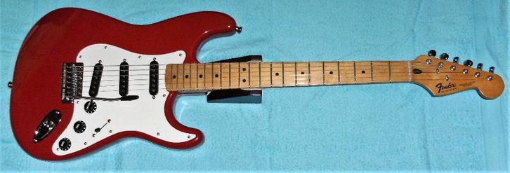 Elektrische gitaren “Fender”, Muziek en Instrumenten, Snaarinstrumenten | Gitaren | Elektrisch, Zo goed als nieuw, Solid body