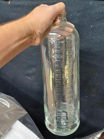 Vintage Fles Chemie beschikbaar voor biedingen