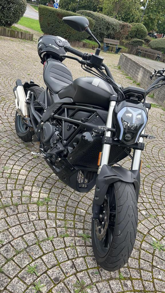 Benelli 502c A2, Motoren, Motoren | Benelli, Particulier, 12 t/m 35 kW, 2 cilinders, Minimaal motorrijbewijs A2, ABS, LED Verlichting