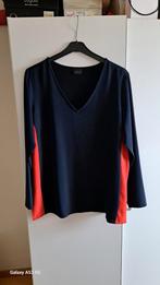 Mooie bloes donkerblauw  met oranje maat 44, Vêtements | Femmes, T-shirts, Enlèvement, Comme neuf, Taille 42/44 (L), Orange