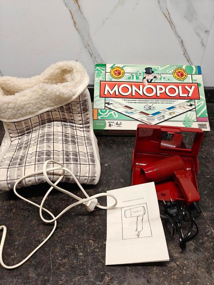 PARTIJ: Voetwarmer + Vintage haardroger + Monopoly spel, Hobby en Vrije tijd, Gezelschapsspellen | Bordspellen, Ophalen of Verzenden