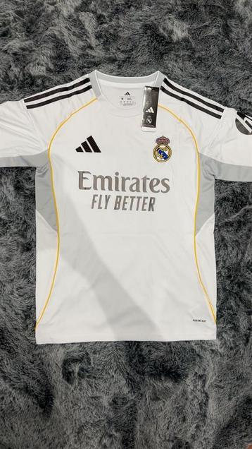 Real Madrid home kit (fan version) beschikbaar voor biedingen