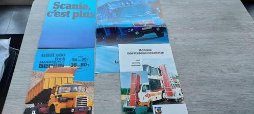 4 oude folders van vrachtwagens, Verzamelen, Merken en Reclamevoorwerpen, Zo goed als nieuw, Overige typen, Verzenden