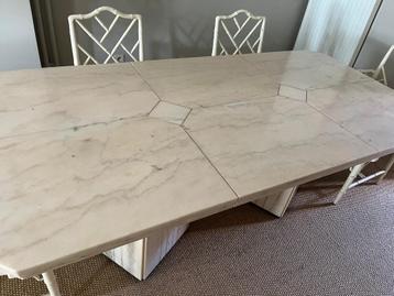 Tafel travertin marmer + stoelen beschikbaar voor biedingen