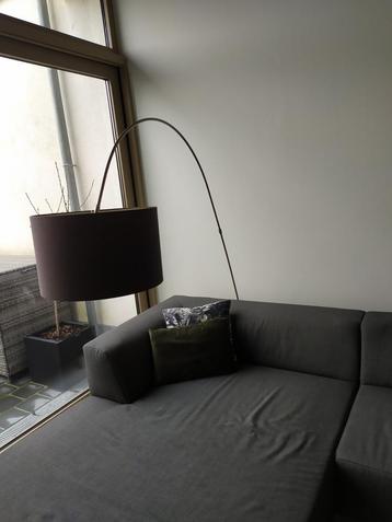 Lampe à arc design, Enlèvement