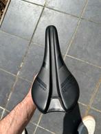 Giant Contact Forward zadel met zadelstang, Ophalen, Zo goed als nieuw, Zadel