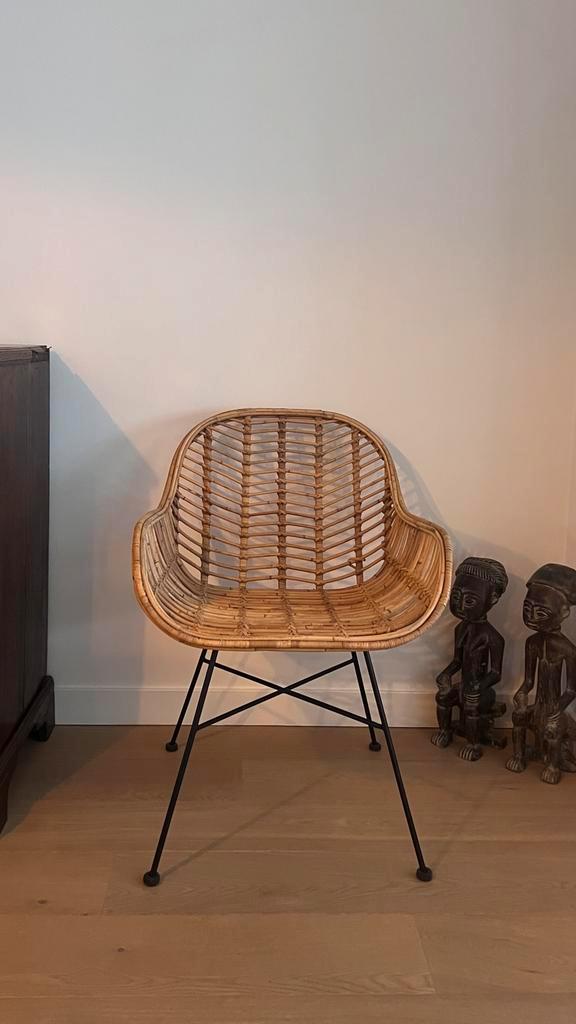 4 Rotan-bamboe stoelen met metalen poten, Huis en Inrichting, Stoelen, Zo goed als nieuw, Hout, Riet of Rotan, Ophalen