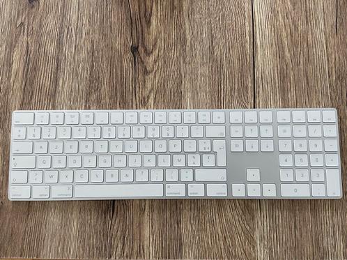 Apple Magic Keyboard met numeriek toetsenblok – AZERTY, Computers en Software, Toetsenborden, Nieuw, Azerty, Draadloos, Ophalen of Verzenden