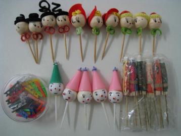 Vintage collectie taartprikkers, parasols, taartversiering