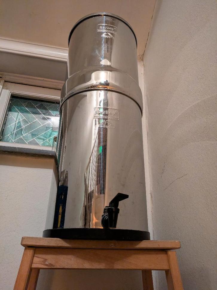 Crown Berkey RVS Waterfilter - 22,7 liter met twee filters, Huis en Inrichting, Keuken | Keukenbenodigdheden, Gebruikt, Ophalen