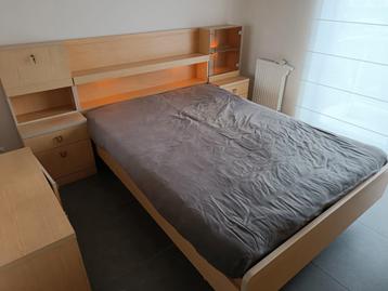 Volledige slaapkamer  beschikbaar voor biedingen