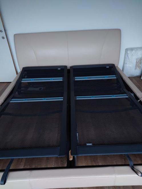 Lederen bed met Auping met spiraalbodem manueel verstelbaar, Huis en Inrichting, Slaapkamer | Bedden, Zo goed als nieuw, Verstelbaar