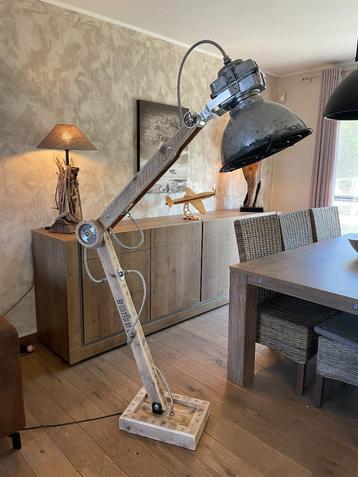 Grand lampadaire industrielle, Neuf, Enlèvement, 200 cm ou plus, Industriel