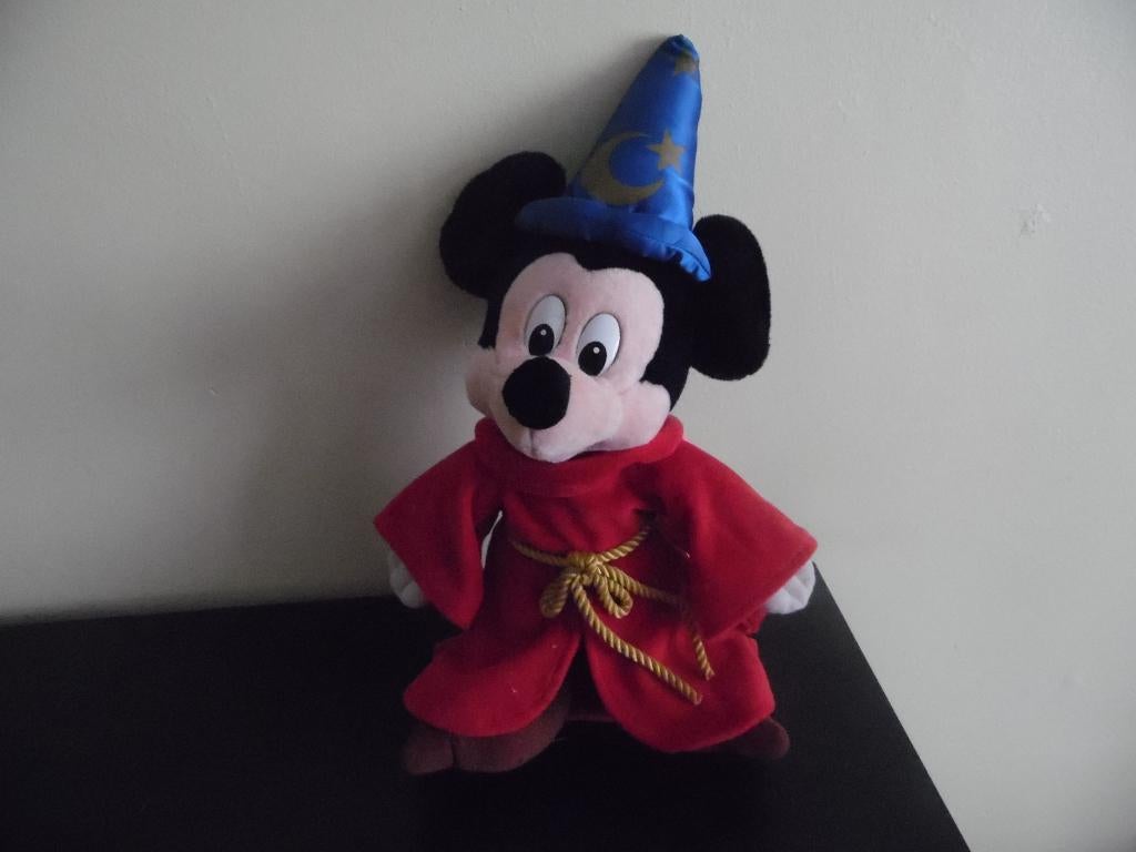 PLUCHE MICKEY DE TOVENAARSLEERLING DISNEYLAND PARIS, Kinderen en Baby's, Speelgoed | Knuffels en Pluche, Zo goed als nieuw, Overige typen