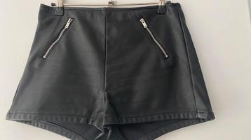 Short similicuir t/36 beschikbaar voor biedingen