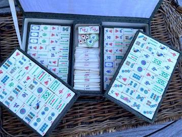 Antieke Mahjong-spelkoffer beschikbaar voor biedingen