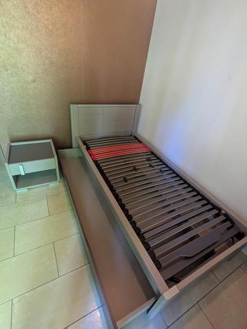 éénpersoonsbed designmerk Gautier en bijpassend nachtkastje, 90 cm, Design, Brun, Enlèvement