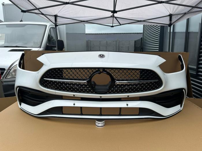 Voorbumper van een Mercedes C-Klasse, Auto-onderdelen, Carrosserie, Bumper, Mercedes-Benz, Gebruikt, 3 maanden garantie, Ophalen of Verzenden