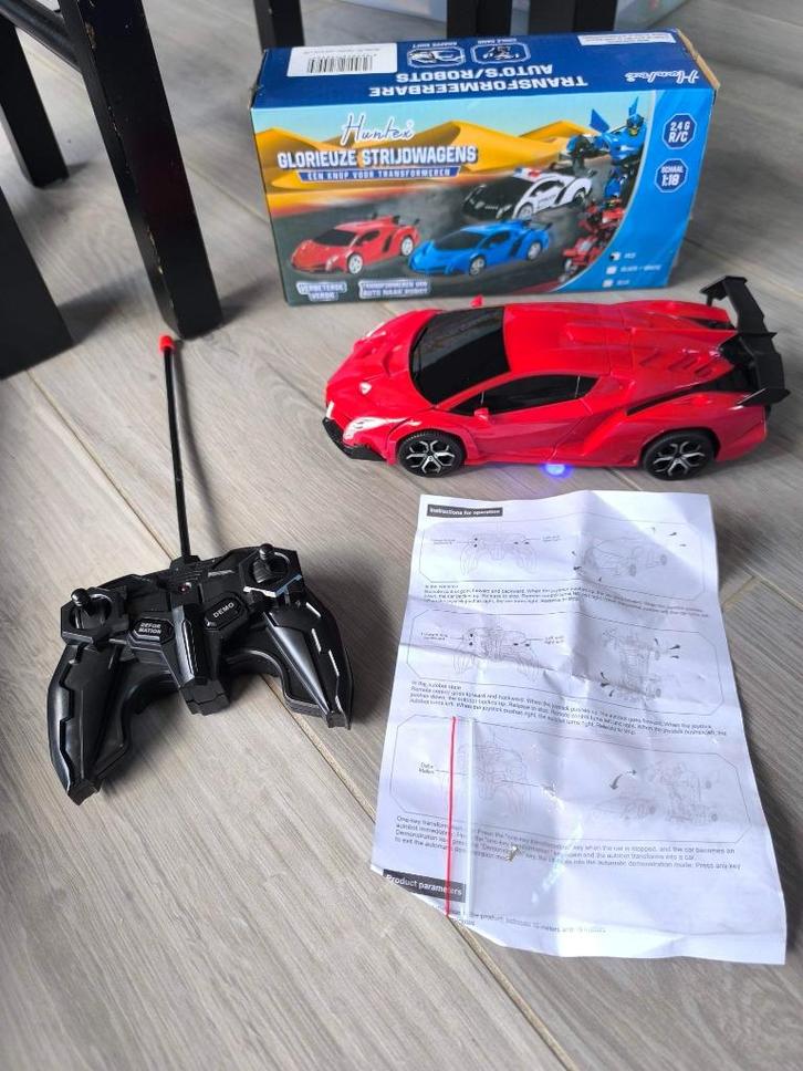 Transformeerbare auto/robot op afstandsbediening., Kinderen en Baby's, Speelgoed |Speelgoedvoertuigen, Zo goed als nieuw, Afstandsbediening