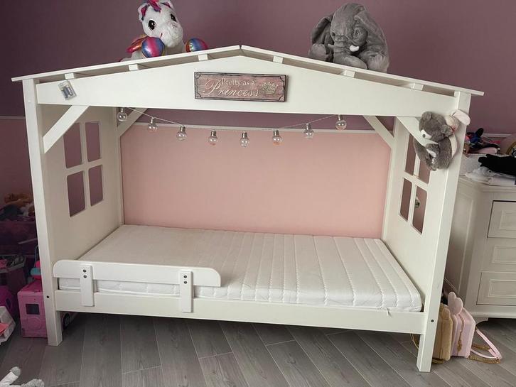 Vipack bed wit/roze, Kinderen en Baby's, Kinderkamer | Bedden, Gebruikt, 180 cm of meer, 85 tot 100 cm, Lattenbodem, Matras, Ophalen
