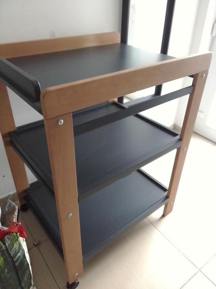table à langer Quax avec 2 tablettes coulissantes, Kinderen en Baby's, Kinderkamer | Commodes en Kasten, Gebruikt, 90 tot 105 cm