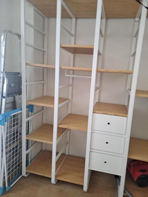 Kleerkast Elvarli, Huis en Inrichting, Kasten | Kleerkasten, Zo goed als nieuw, 200 cm of meer, 200 cm of meer, 50 tot 75 cm, Met lade(s)