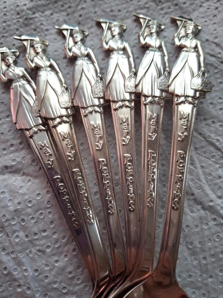 6 Zilveren lepeltjes "MaryPoppins" met haar beroemde tas+plu, Antiek en Kunst, Antiek | Zilver en Goud, Ophalen of Verzenden