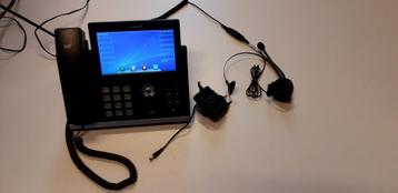 Yealink T48S telefoon in SIP-mode met headset en voeding