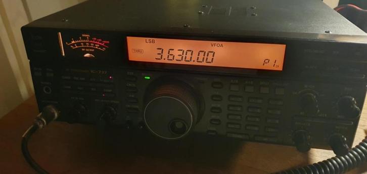 Icom IC 737 HF 50 Mhz, Telecommunicatie, Zenders en Ontvangers, Zo goed als nieuw, Zender en Ontvanger, Ophalen of Verzenden