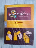 Panini boîte scellée 100 pochettes ! Euro 2012 ! Nieuw !, Collections, Sport, Enlèvement ou Envoi, Neuf