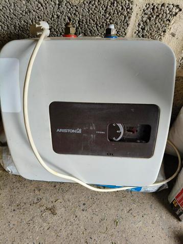Boilers électrique Ariston sous évier  beschikbaar voor biedingen