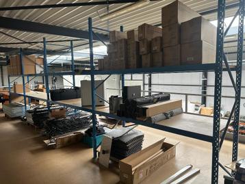 Zware magazijnrekken 18,6m lang beschikbaar voor biedingen